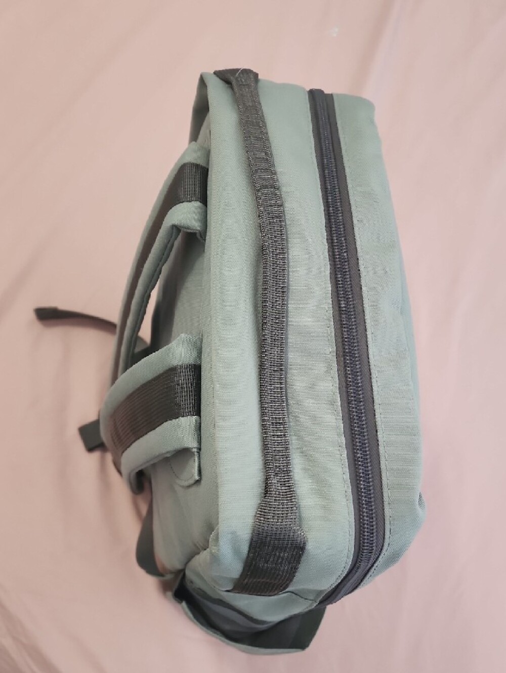 Minimalist Sage Green Diaper Bag – Parent-Friendly Organizer - Picture 10 of 12